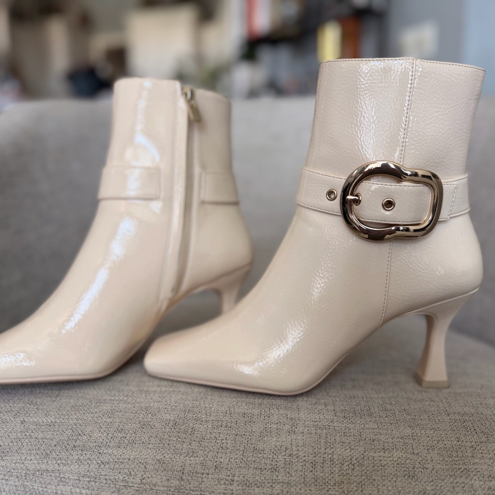 GB Girls Cream Heeled Boots with Buckle - Picture 2 of 6